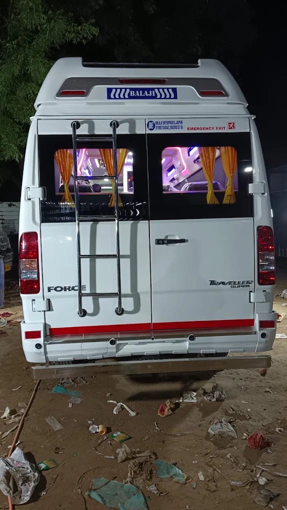 Tempo traveller